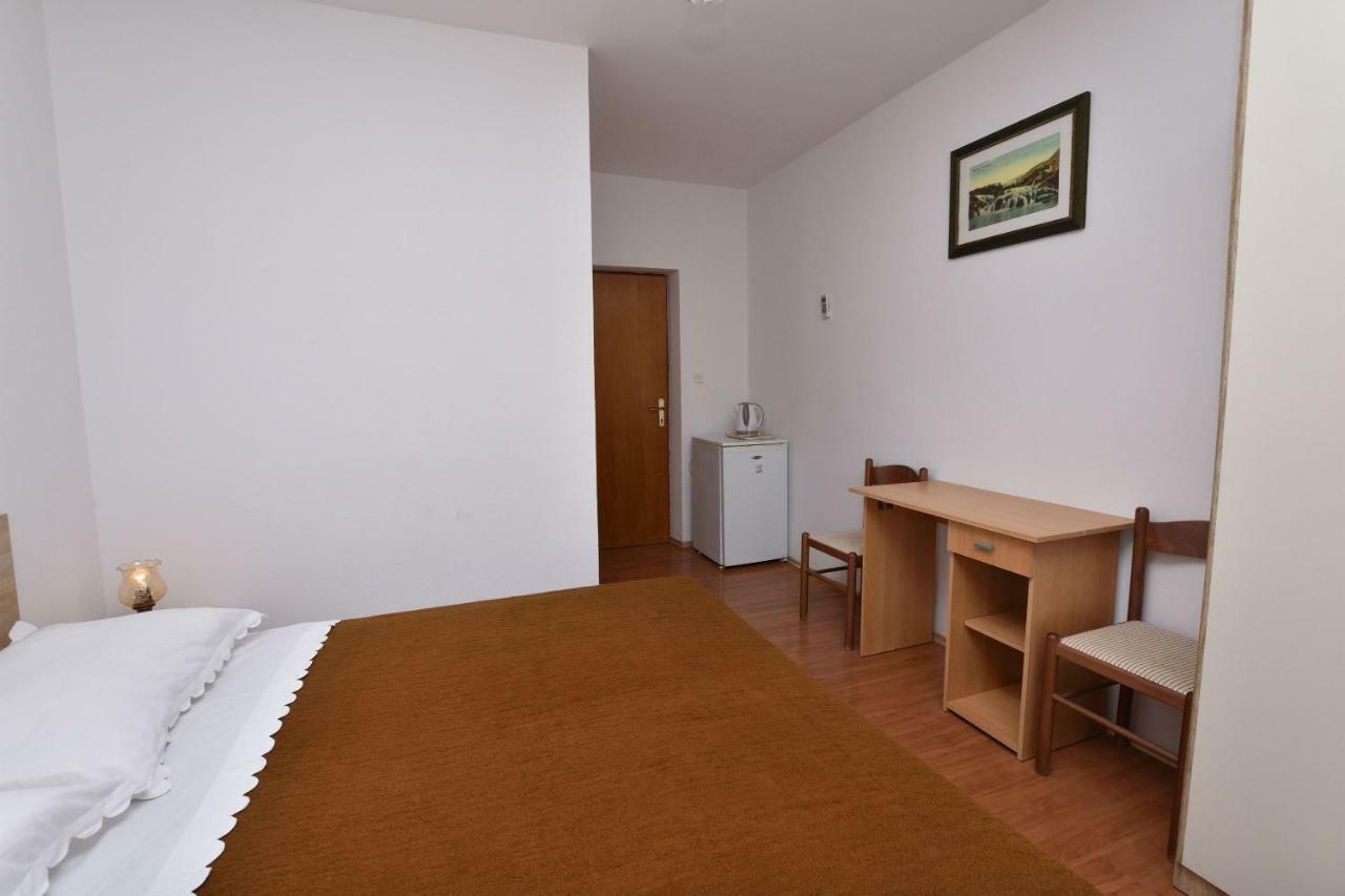 Apartments&Room Kiko Primošten Buitenkant foto