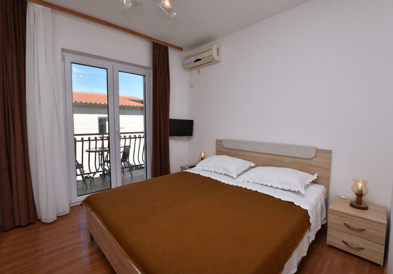 Apartments&Room Kiko Primošten Buitenkant foto